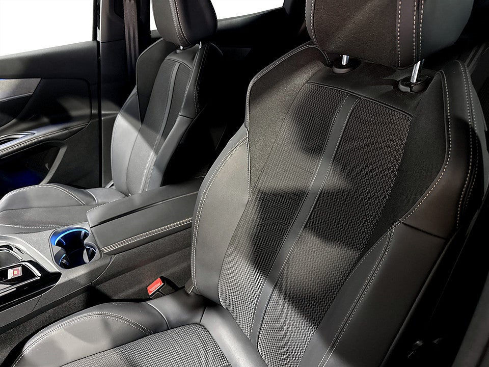 Bild på Peugeot 3008 GT 1.2 PT 130hk Aut B-KAMERA CARPLAY