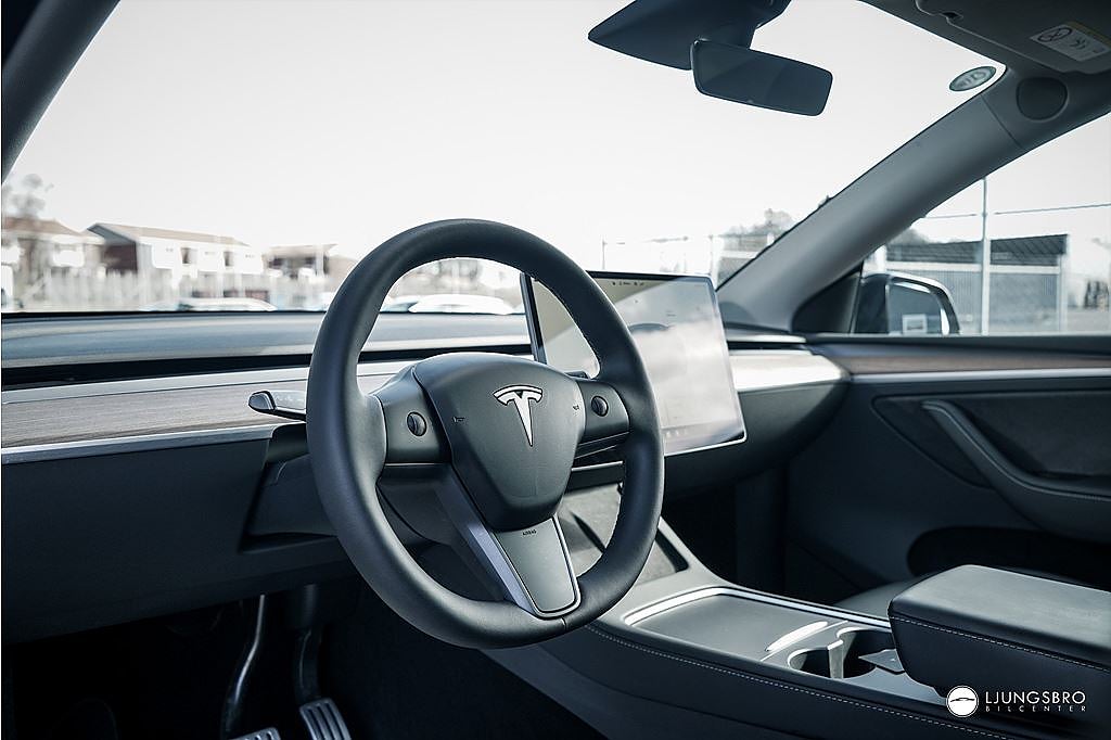 Tesla Model Y Performance 534hk / 1 Ägare / Dragkrok