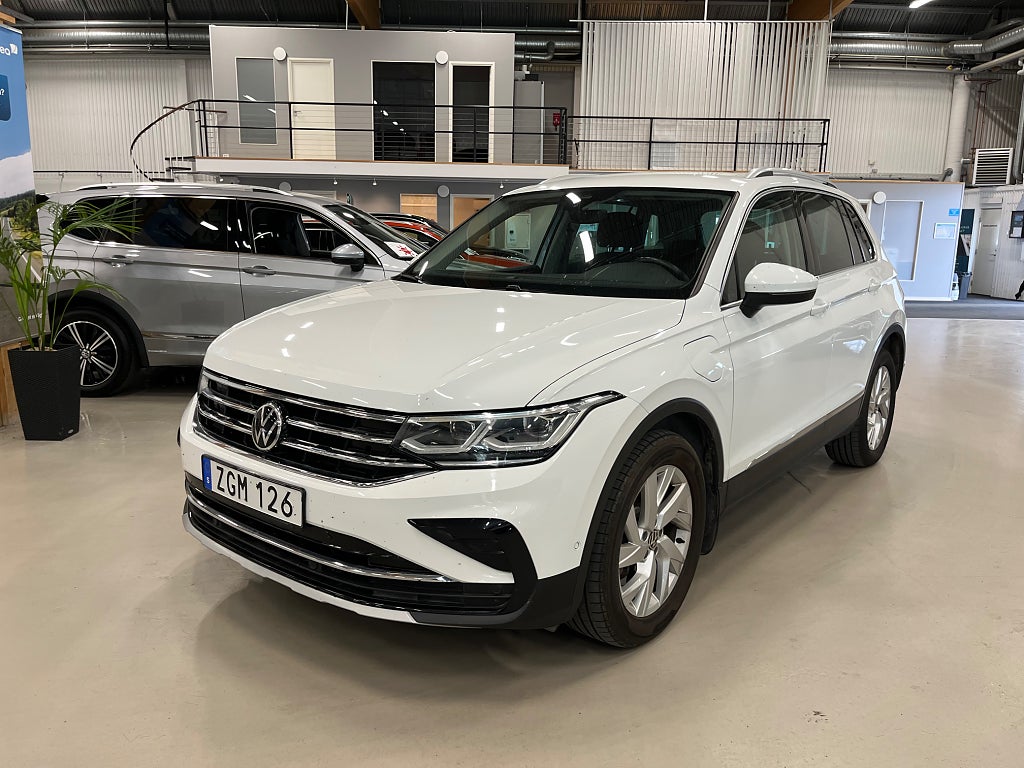 Volkswagen Tiguan LADDHYBRID 1.4TSI AUT Elegance(drag+värmare)2.99% Ränta