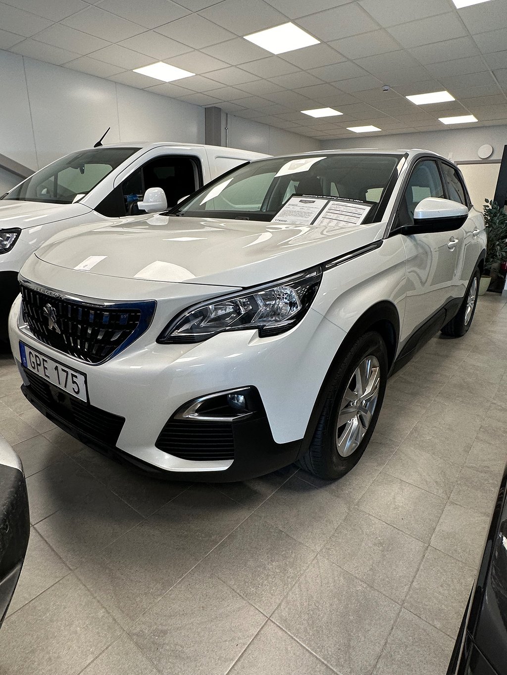 Peugeot 3008 ACTIVE PureTech 130hk Aut (2 ÅRS GARANTI, V-hjul, Motorv)