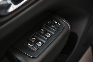 SUV Volvo XC60 9 av 29