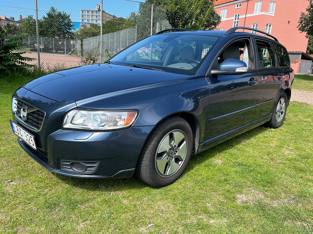 Volvo V50 D2 Momentum Euro 5.  dragkrok 