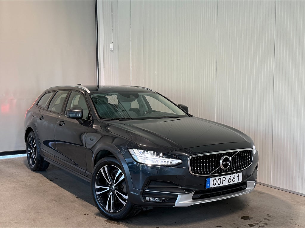 Volvo V90 Cross Country D4 AWD Momentum Navi B-Kam Skinn Dragkrok Nybes
