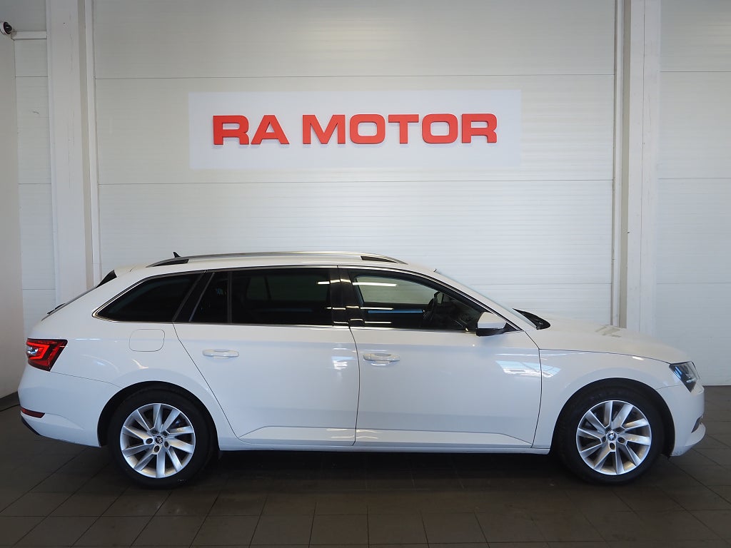 Skoda Superb 2.0 TDI 4x4 190hk Kombi Style | Drag | Värmare