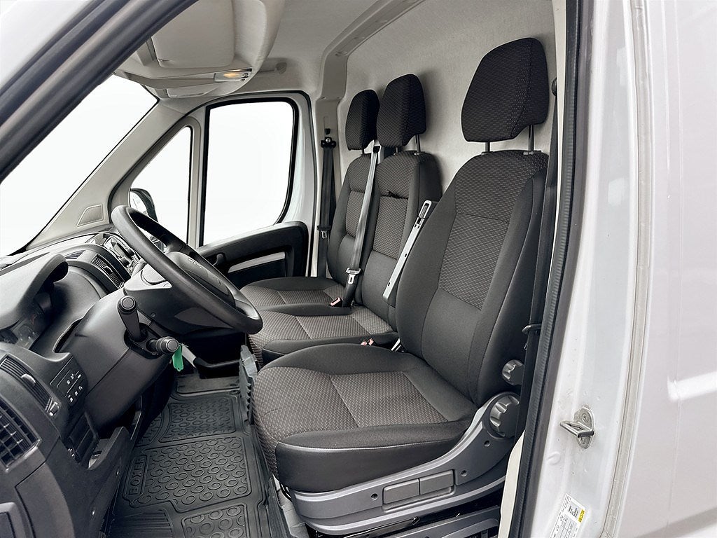 Bild på Peugeot Boxer PRO+ 2.2 BHDi 140hk L3H2 - DRAG,B-KAMERA