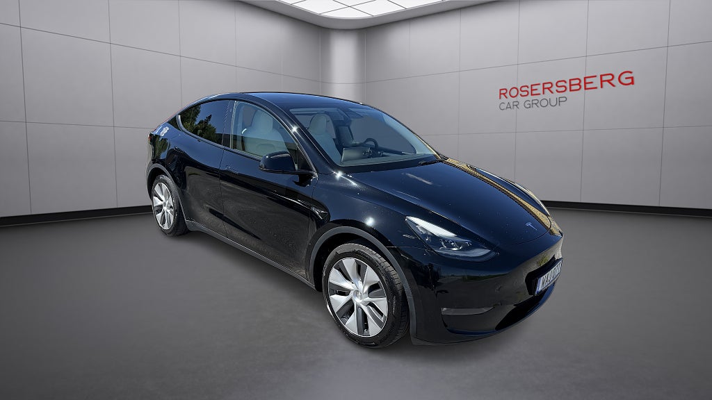 Tesla Model Y LONG RANGE AWD 514HK VÄRMARE AP DRAG PANO