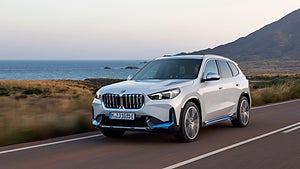 BMW iX1 har en räckvidd på upp till 43,8 mil enligt WLTP. Foto: BMW