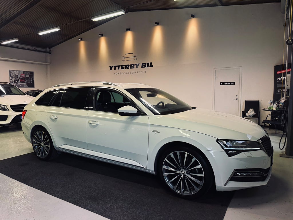 Skoda Superb iV Combi 1.4 TSI iV L&K Cockpit Drag Värm Navi
