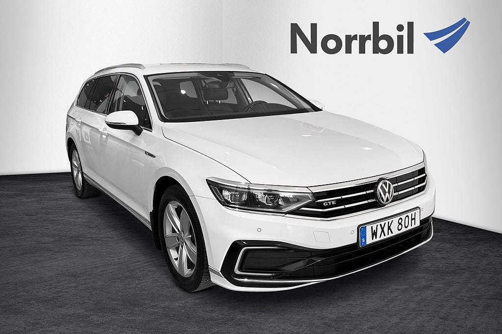 Volkswagen Passat Sportscombi GTE Backkamera Dragkrok