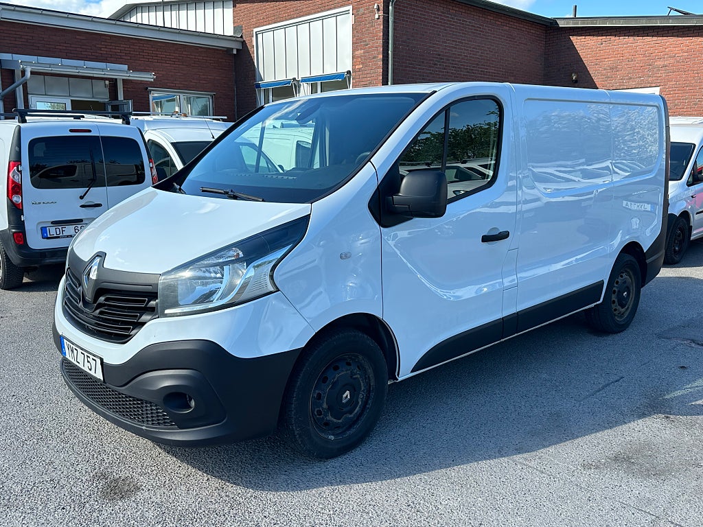 Renault trafic Skåpbil 2.7t 1.6 dCi Euro 6 / Momsbil