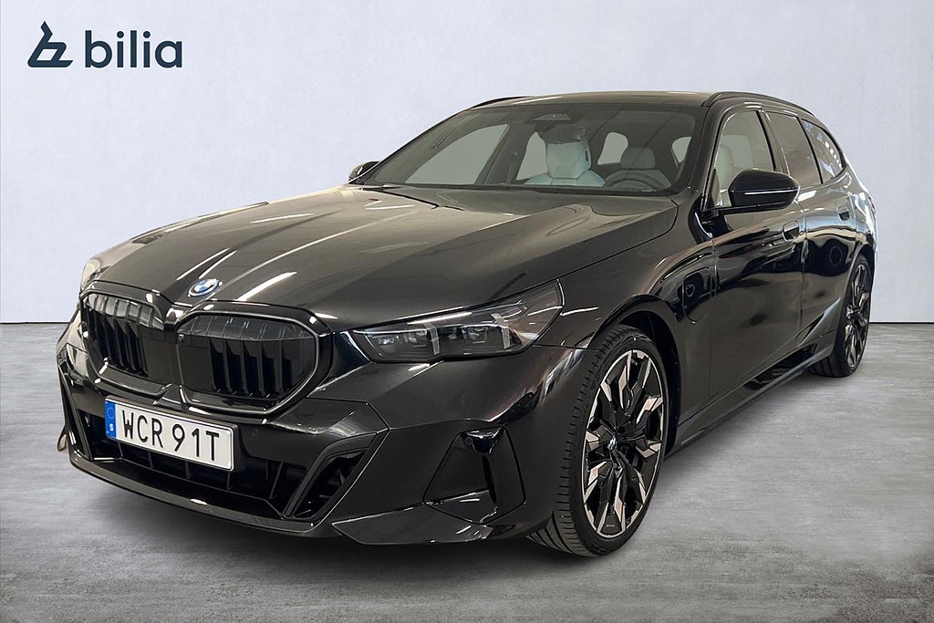 BMW 530e xDrive Touring M-sport Pro | DEMO | Panorama | B&W