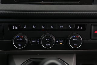 Minibuss Volkswagen Caravelle 22 av 25