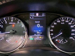 SUV Nissan Qashqai 25 av 30
