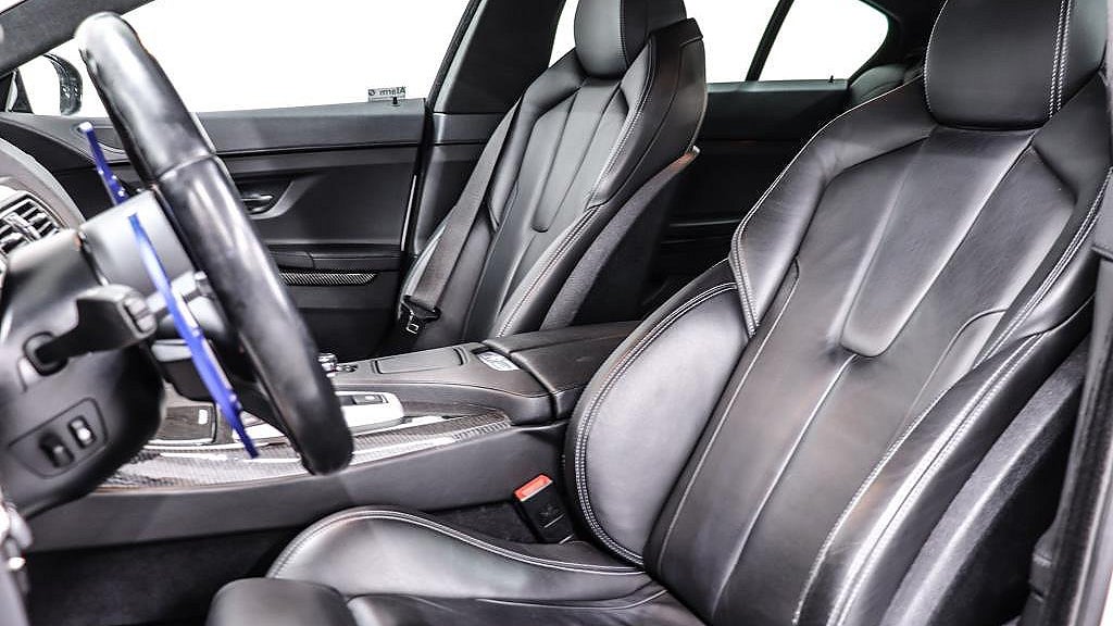 Den här BMW M6 har en  steg 2 optimerad motor. 