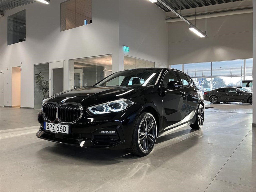 BMW 118 Model Sport Navi Rattvärme PDC LED BSI