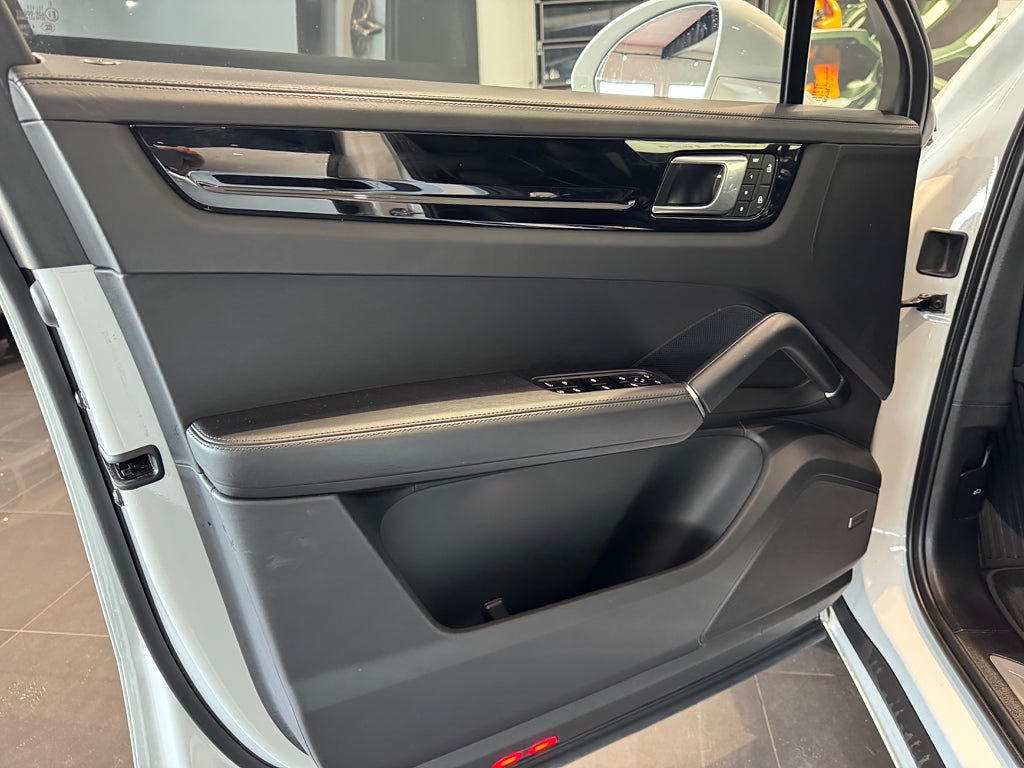 Porsche Cayenne Coupé E-Hybrid Platinum Edition - bild 9