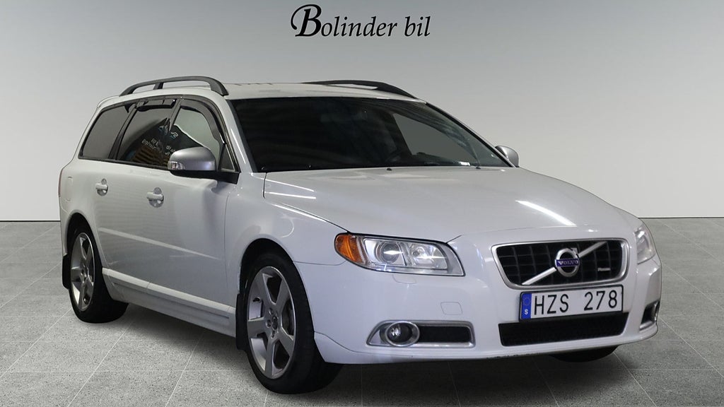 Volvo V70 2.5FT R-Design KAMREMBYTT M-VÄRME DRAG SERVAD HEMLEV 