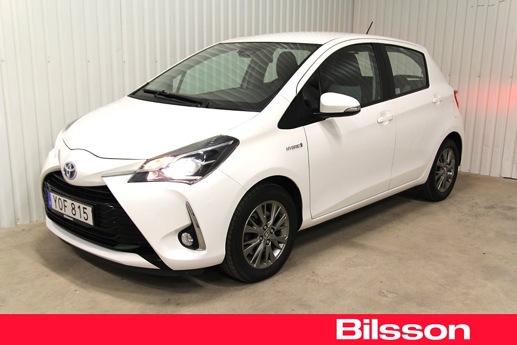 Toyota Yaris Hybrid e-CVT Active Hybrid automat