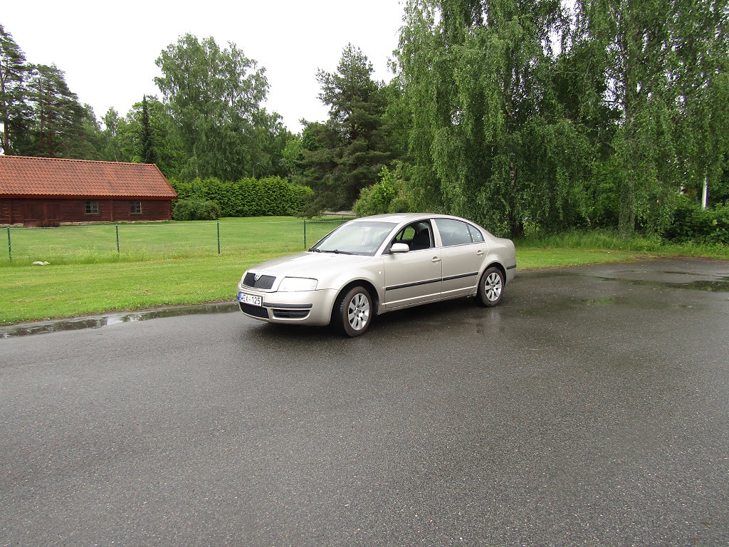 Skoda Superb 2.0 5vxl Acc