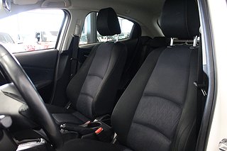 Halvkombi Mazda 2 10 av 20