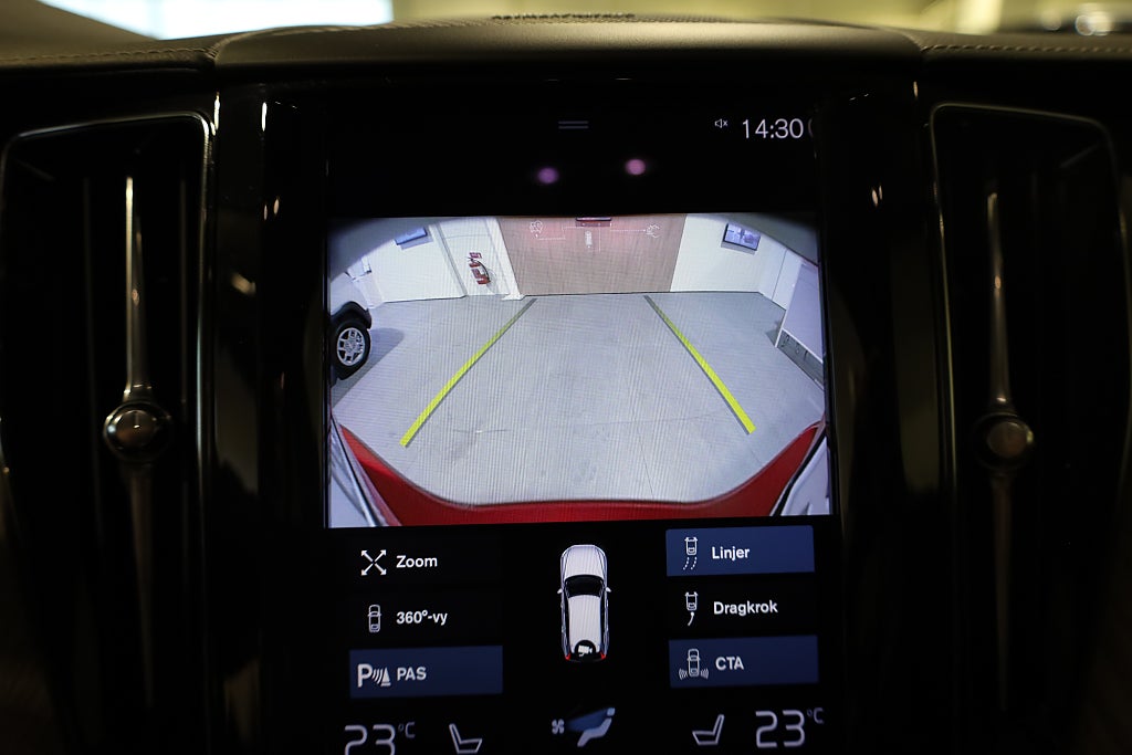 Volvo XC60 Recharge T6 AWD Inscription Orrefors Pano Drag H&K Navi