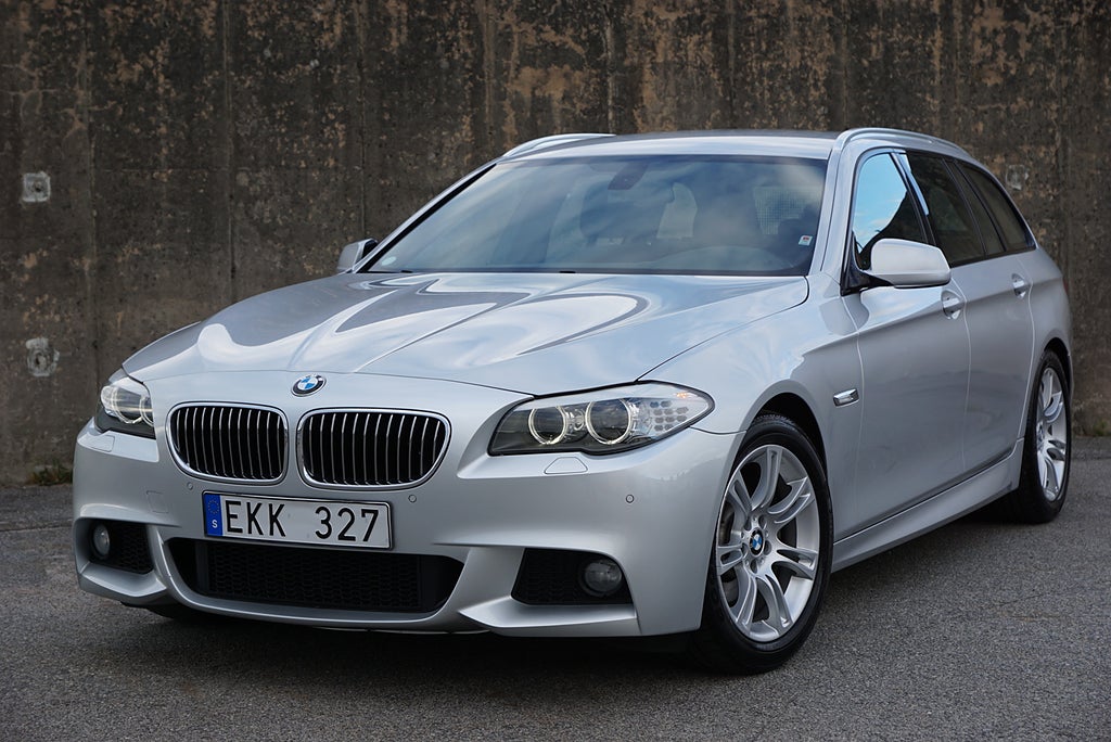 BMW 523I Touring M Sport|1-Ägare|Låga Mil|Värmare|Drag|