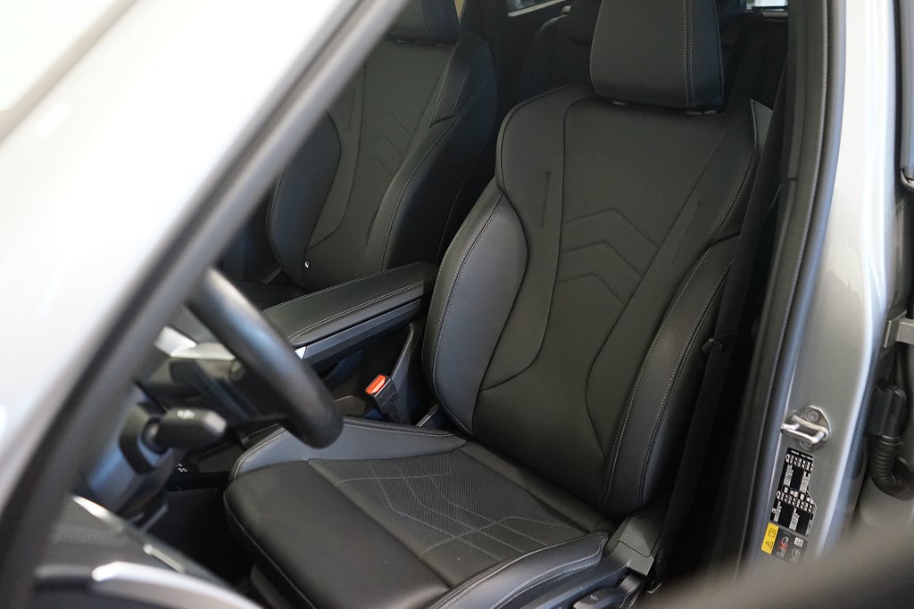 BMW X1 xDrive25e M Sport B-kamera Drag 245hk 4.99% Ränta