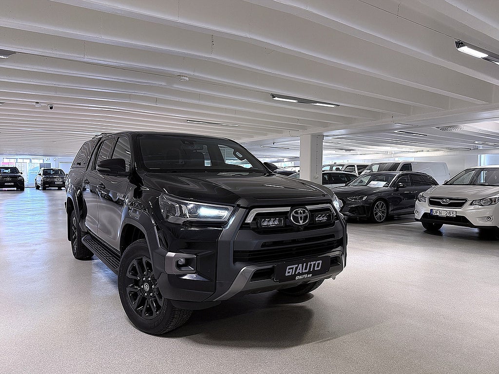 Toyota Hilux Dubbelhytt 2.8 4WD Invincible Leasbar Kåpa Webasto Värmare