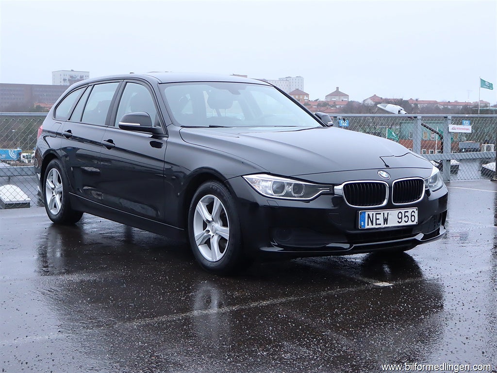 BMW 318 143hk S/V-hjul Navi