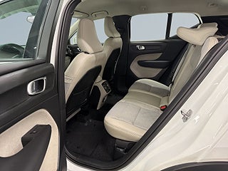Volvo XC40 T3 Momentum Advanced S&V-hjul/360/Keyless/Carplay/Navi – bild 13