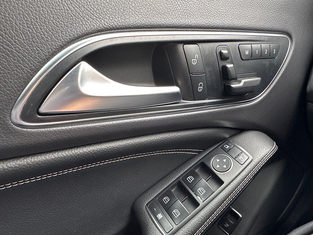 Mercedes-Benz CLA220 220 CDI 170hk Automat Urban Line Kamera 1224kr/månaden 2015, bild 15