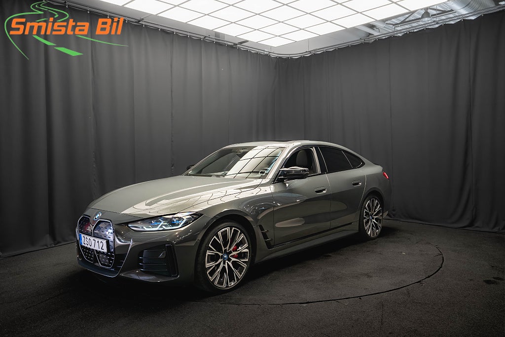 BMW i4 M50 xDrive SUPERCHARGED PANO 20' LASER KOLFIBER MOMS