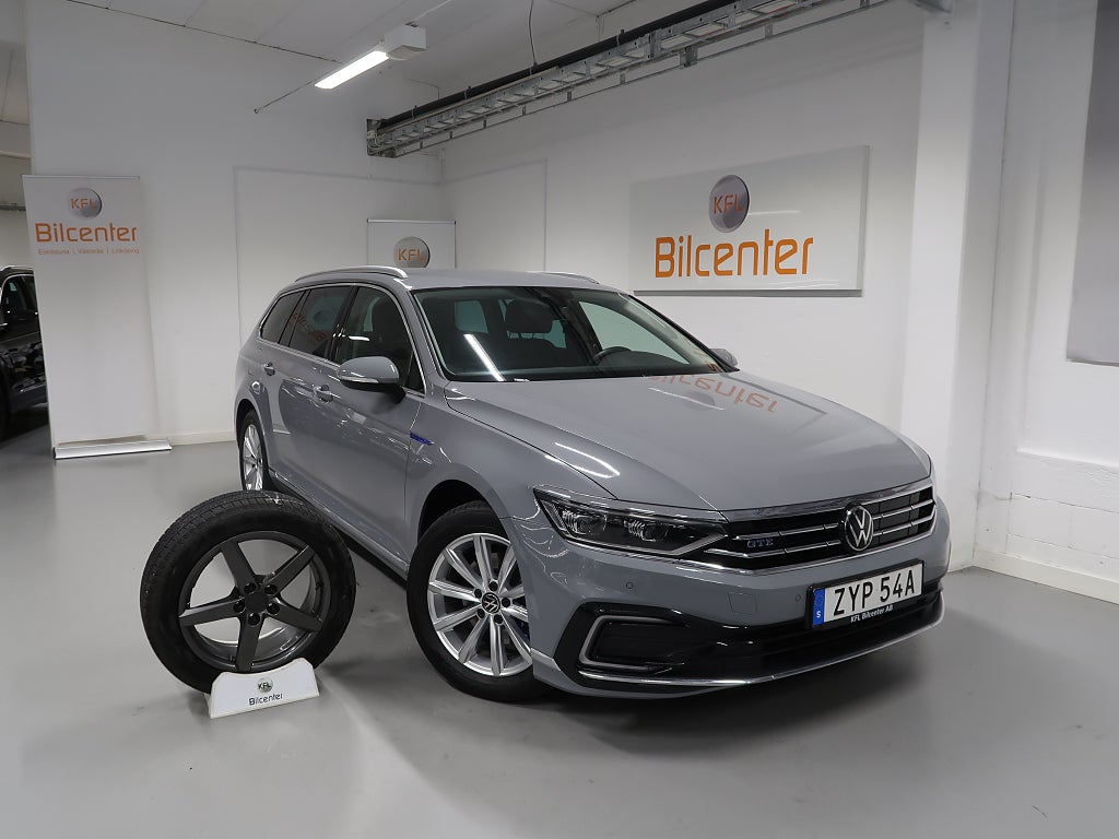 Volkswagen Passat GTE 1.4 TSI V-Däck ingår Drag-Kamera-Värmare-Navi-CarPl