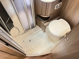 Husbil-integrerad Kabe TM I 810 LGB 22 av 28