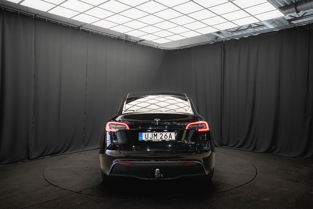 Tesla Model Y Standard Range DRAG PANO LÄDER 1 ÄGARE MOMS LEASBAR