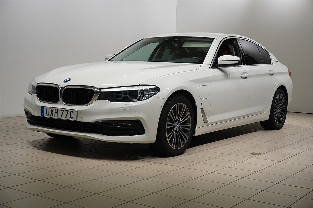 BMW 530e 5-serie Sedan Sport Line Navi Rattvärme HiFi Kamera Tonade