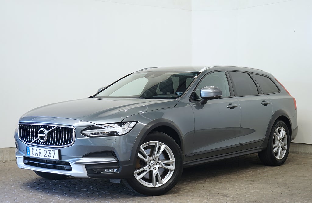 Volvo V90 Cross Country D5 AWD Automat Värmare Dragkrok 235hk