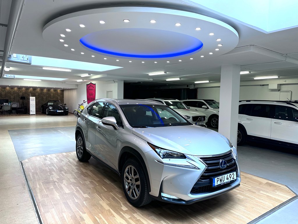 Lexus NX 300h AWD 2.5 AWD E-CVT dragkrok