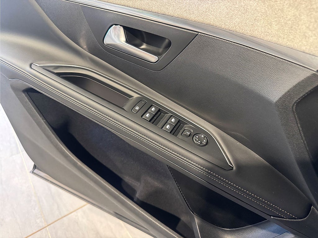 Bild på Peugeot 5008 GT 1.2 PT 130hk Aut - 7-SITS, B-KAMERA, CARPLAY