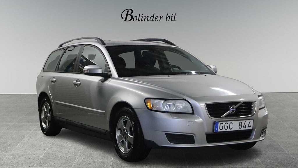 Volvo V50 1.8 Flexifuel Kinetic SoV NYBESIKTIGAD NYSERVAD M-VÄRME