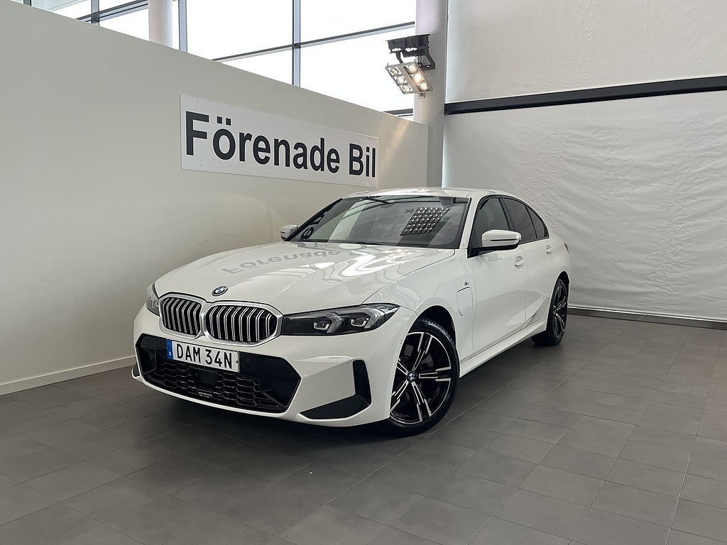 BMW 330e xDrive Sedan M Sport Drag 18" HiFi Rattvärme ParkAssist