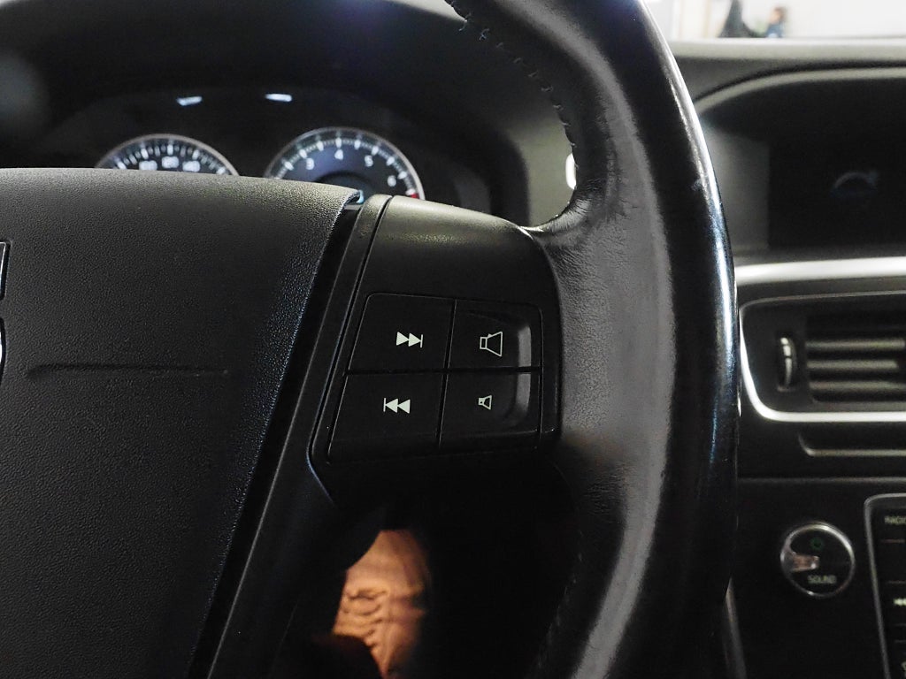 Volvo V60 T4F 180hk Aut Kinetic |Drag|Värmare|Keyless| 2012