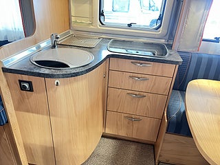 Husbil-halvintegrerad Bürstner SOLANO 710 16 av 30