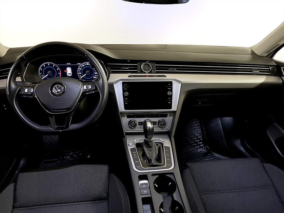Bild på Volkswagen Passat Sportcombi 1.5 TSI 150hk Aut VÄRMARE V-HJUL