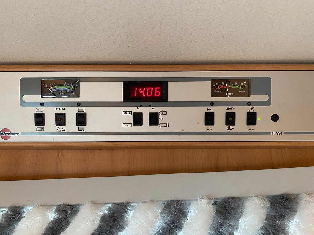 Bürstner i 640 Elegance / ALDE / Solcell / B-kort / Dragkrok - Bürstner