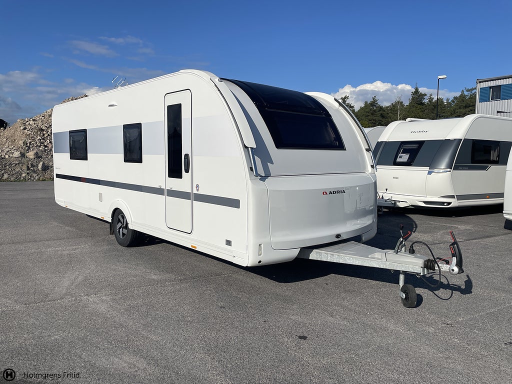 Adria Adora 613 HT Alde Frontkök Stor Toalett