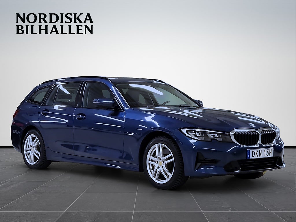 BMW 330e xDrive Touring Steptronic Sport line Värmare Kamera