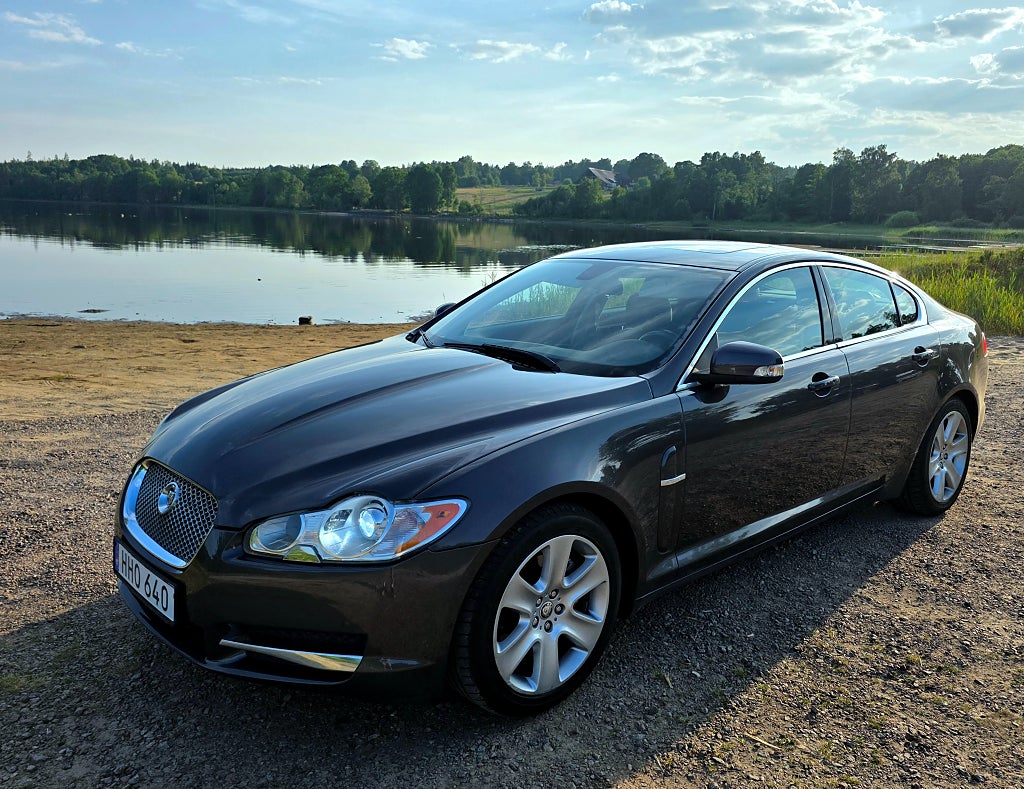 Jaguar XF 2.7D V6 LUX Euro 4/Nybes/Nyserv/Mkt Fin/2brukare