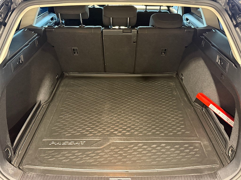 Volkswagen Passat SC 1.4 TSI DSG Automat Cockpit Dragkrok P-Sensorer 2018