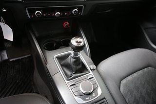 Halvkombi Audi A3 11 av 14